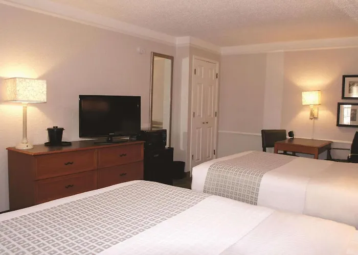 Baymont By Wyndham Lubbock - Downtown Civic Center