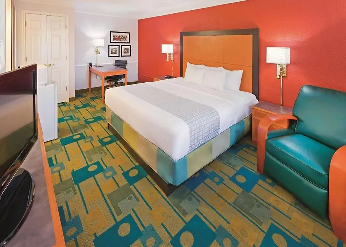 Baymont By Wyndham Lubbock - Downtown Civic Center