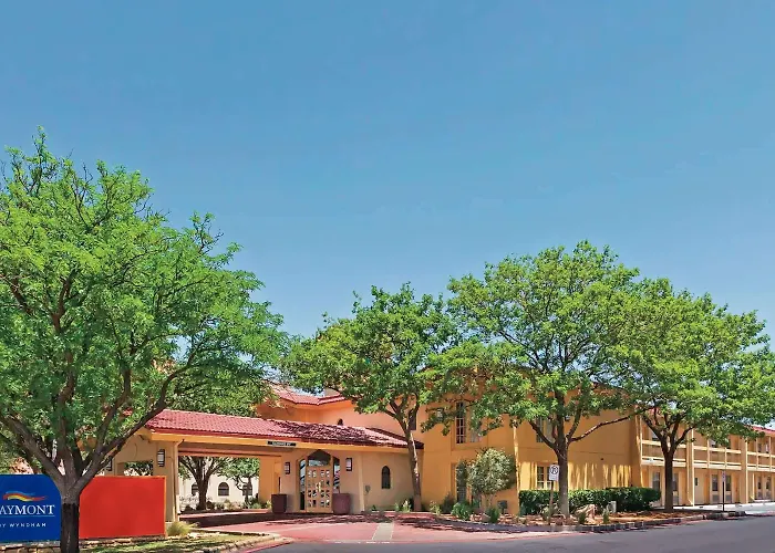 Baymont By Wyndham Lubbock - Downtown Civic Center