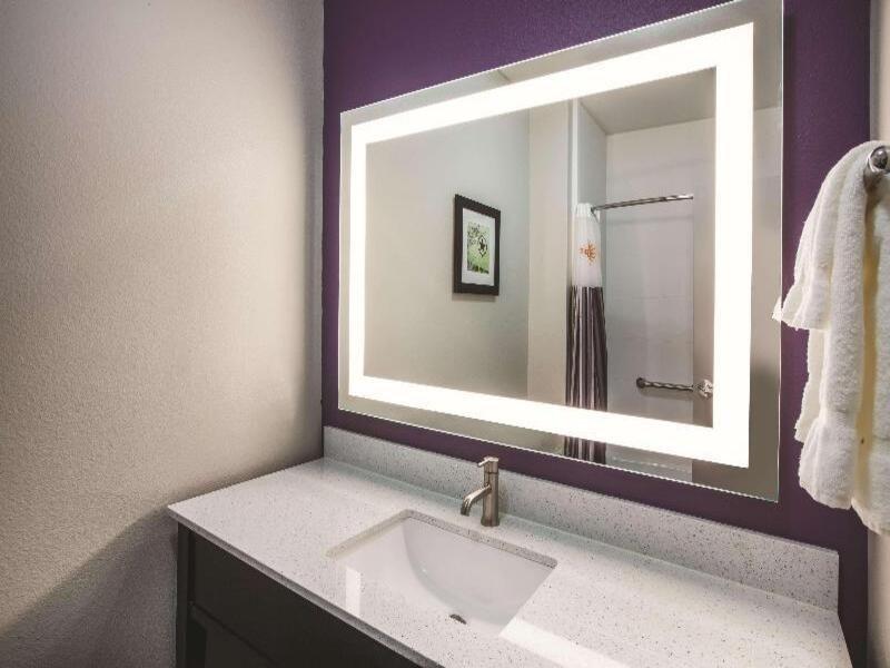 Baymont By Wyndham - Downtown Civic Center Hotel 3*