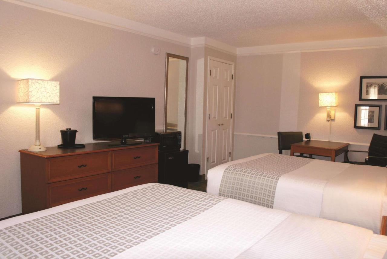 Hotel Baymont By Wyndham - Downtown Civic Center