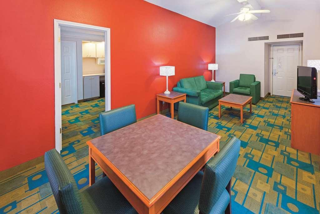 Baymont By Wyndham - Downtown Civic Center Lubbock