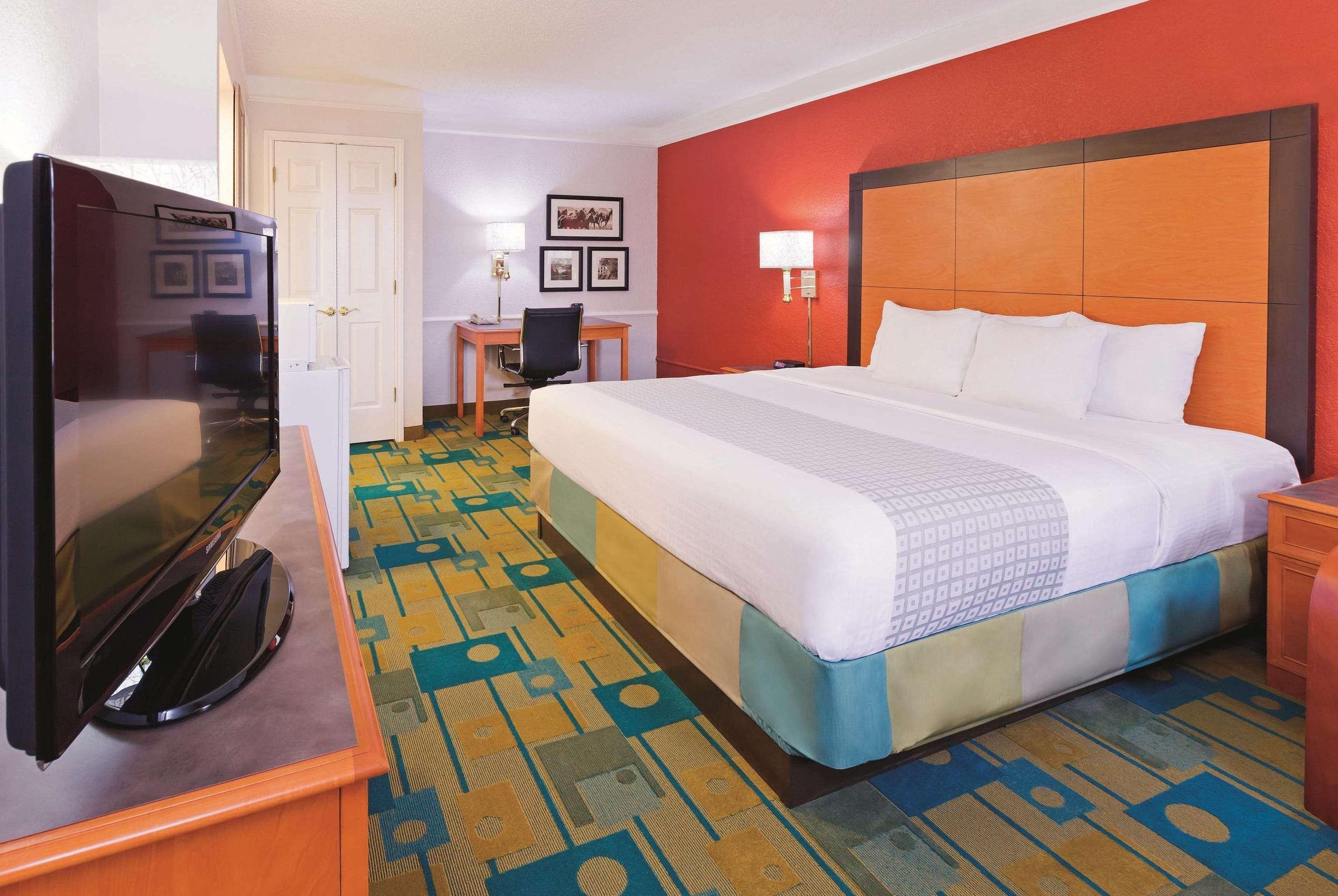 Hotel Baymont By Wyndham - Downtown Civic Center