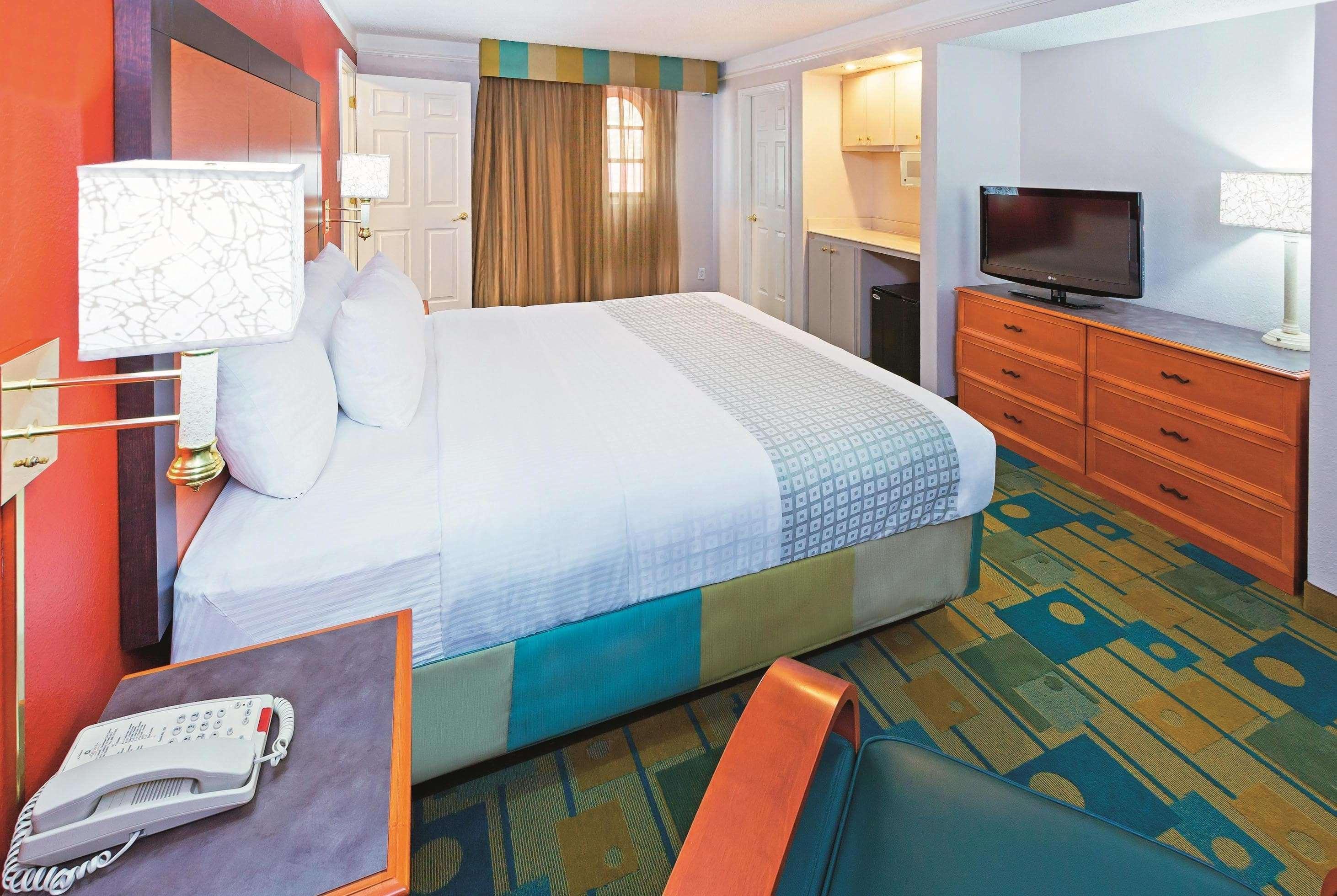 Hotel Baymont By Wyndham - Downtown Civic Center