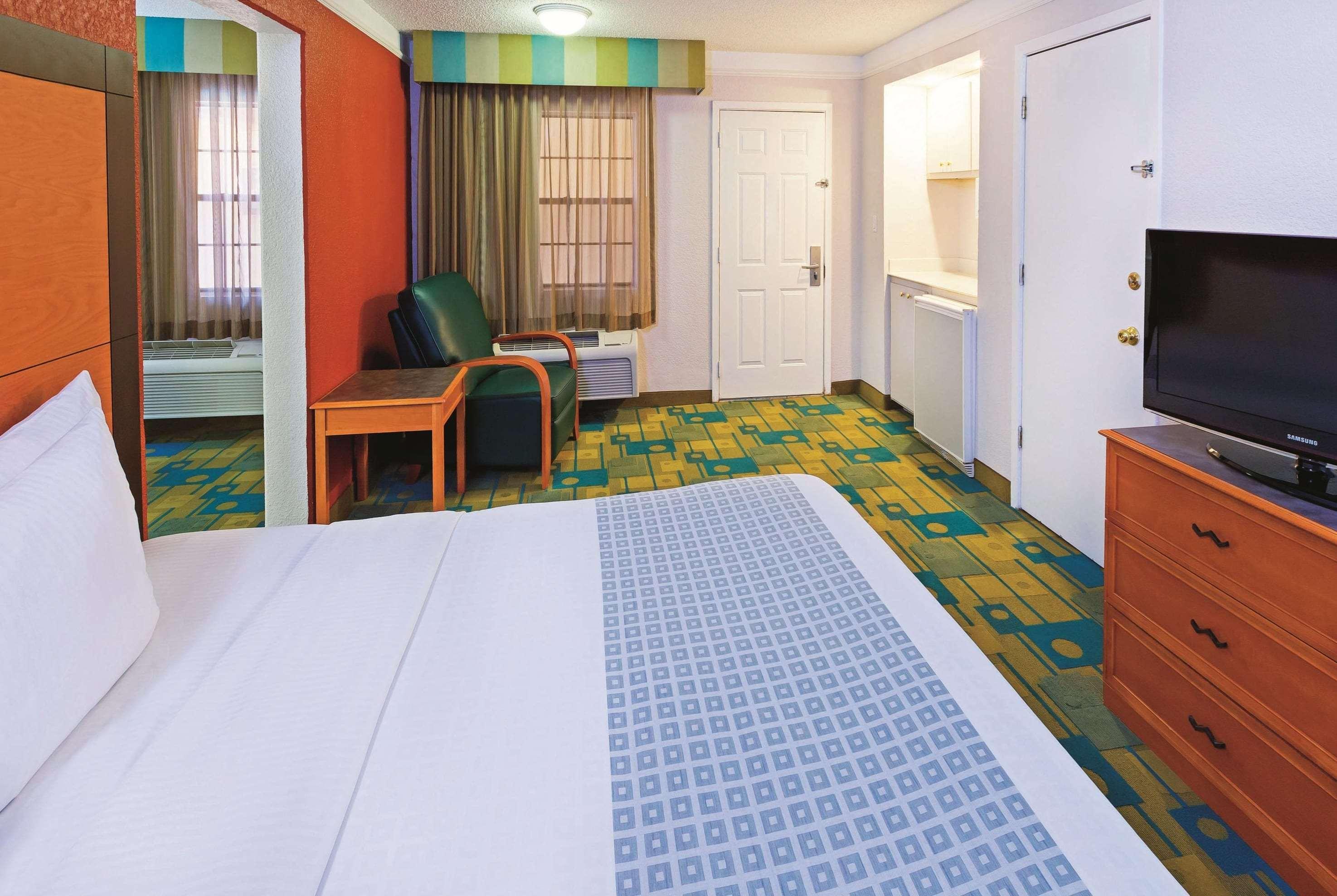 Hotel Baymont By Wyndham - Downtown Civic Center Lubbock