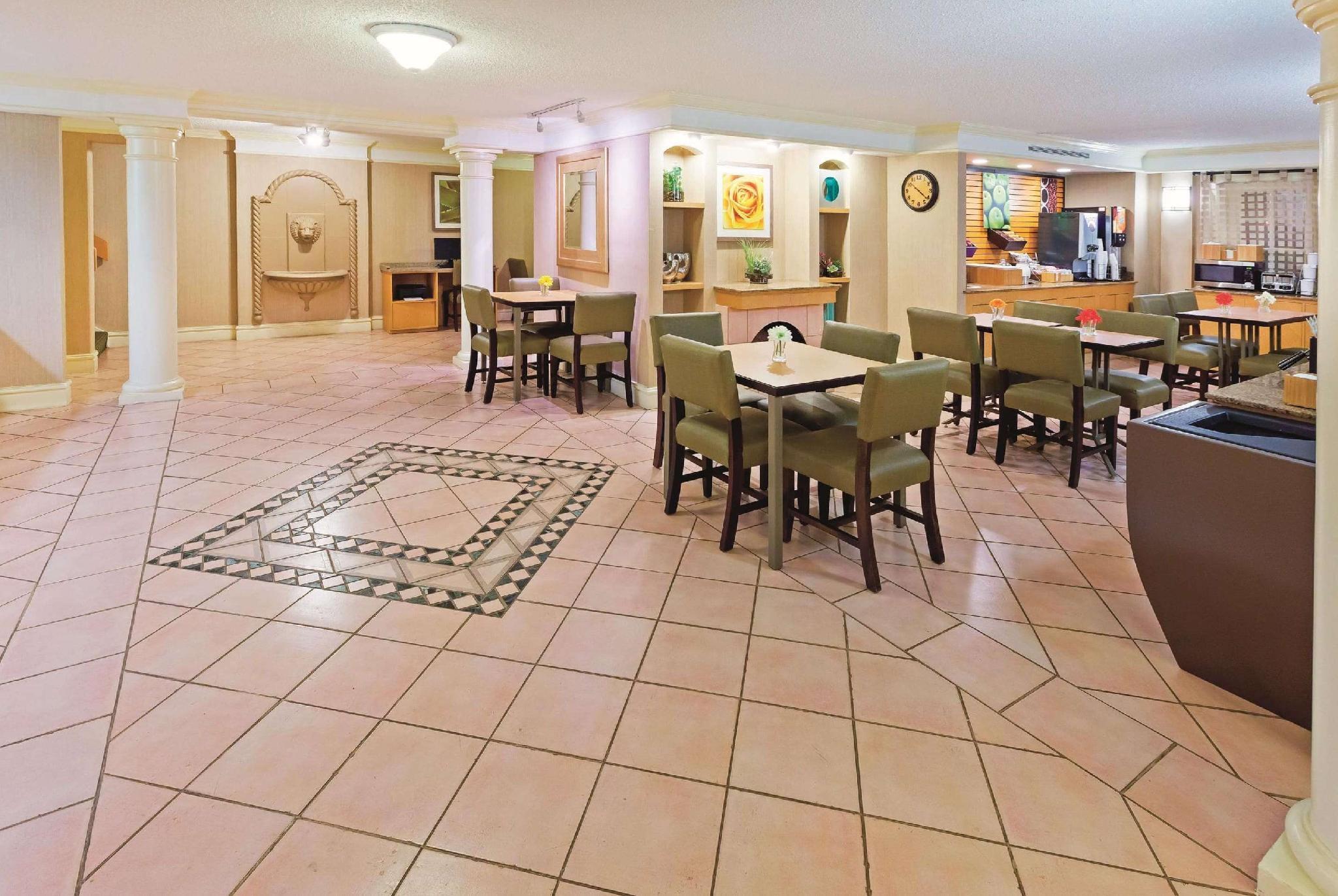 Baymont By Wyndham - Downtown Civic Center Lubbock